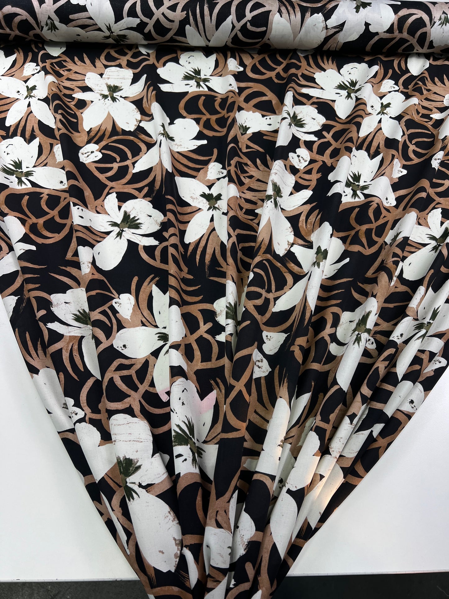 Viscosa stampata fiori bianco/marrone