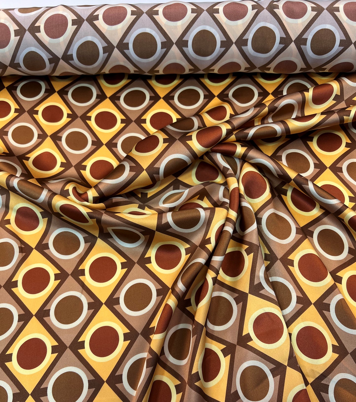 Raso di seta retro marrone chiaro