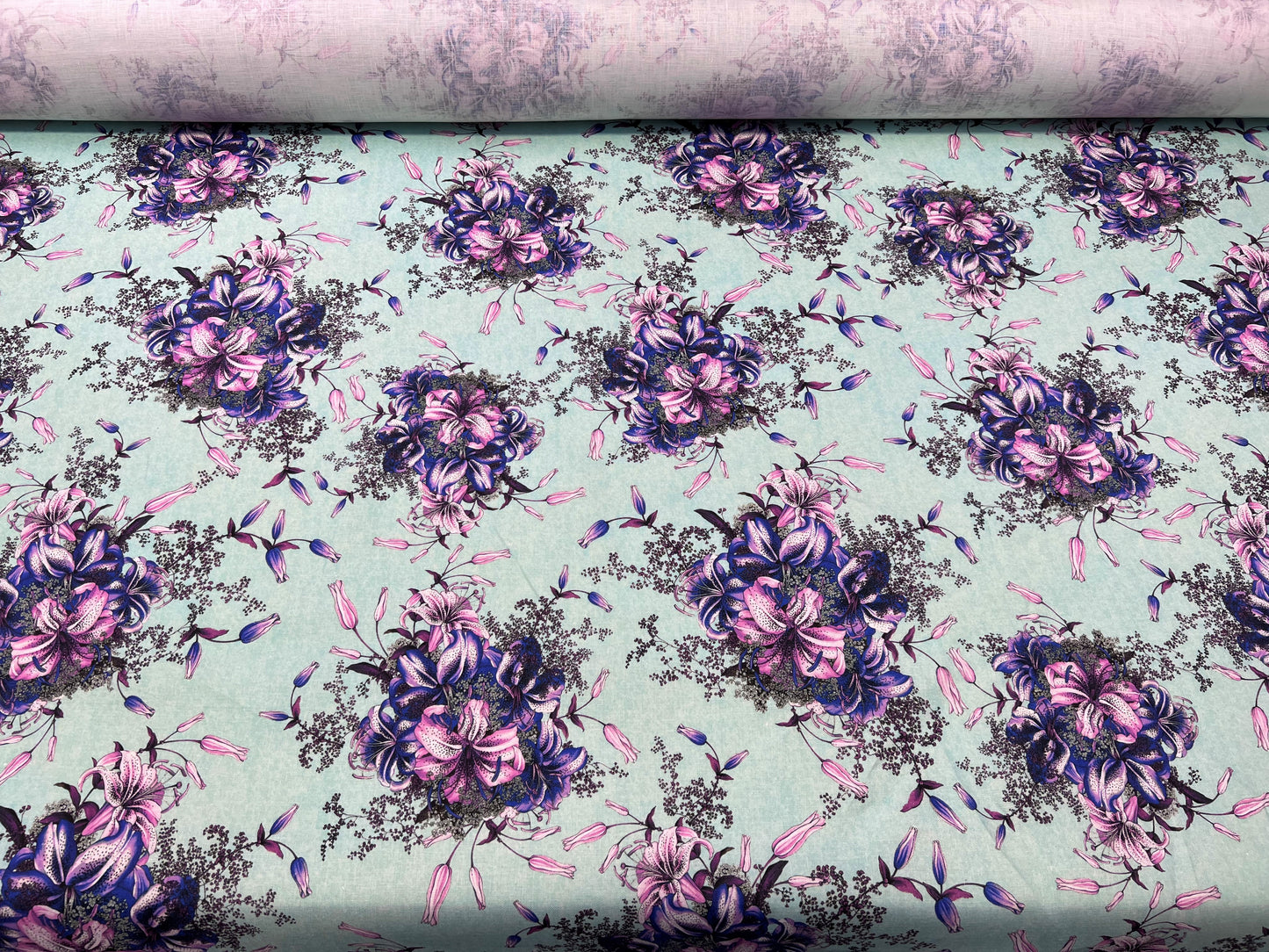 Lino stampato fiori su sfondo azzurro