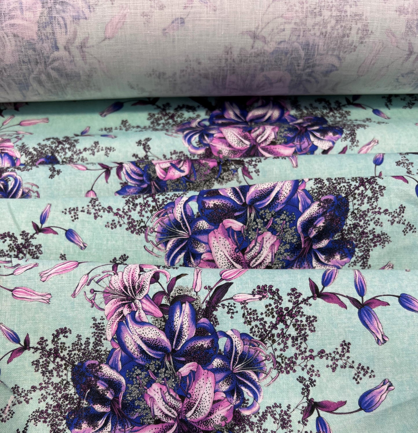 Lino stampato fiori su sfondo azzurro