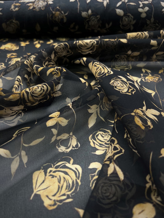 Georgette di seta rose sfondo nero