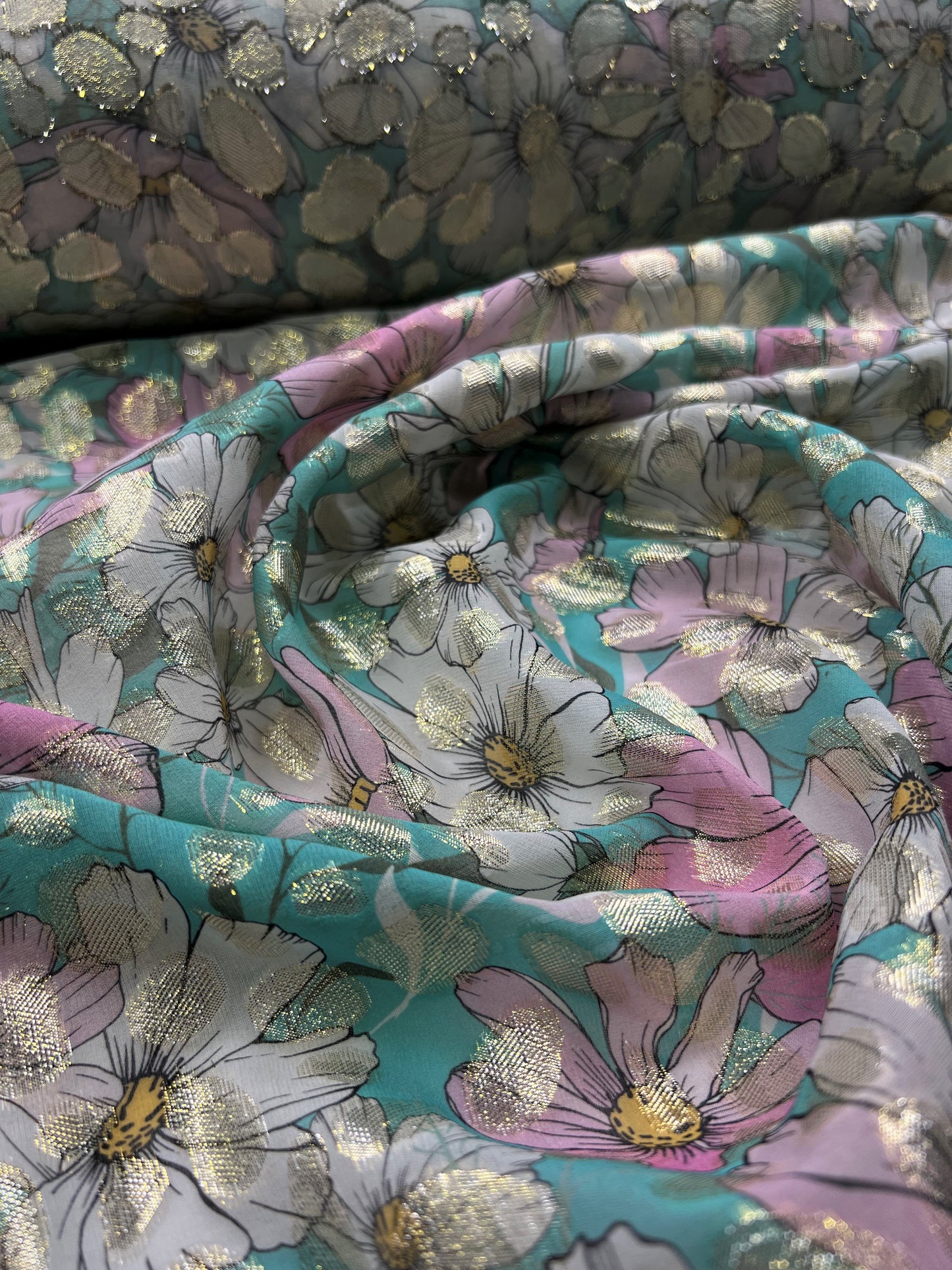 Georgette di seta con lurex fiori sfondo verde