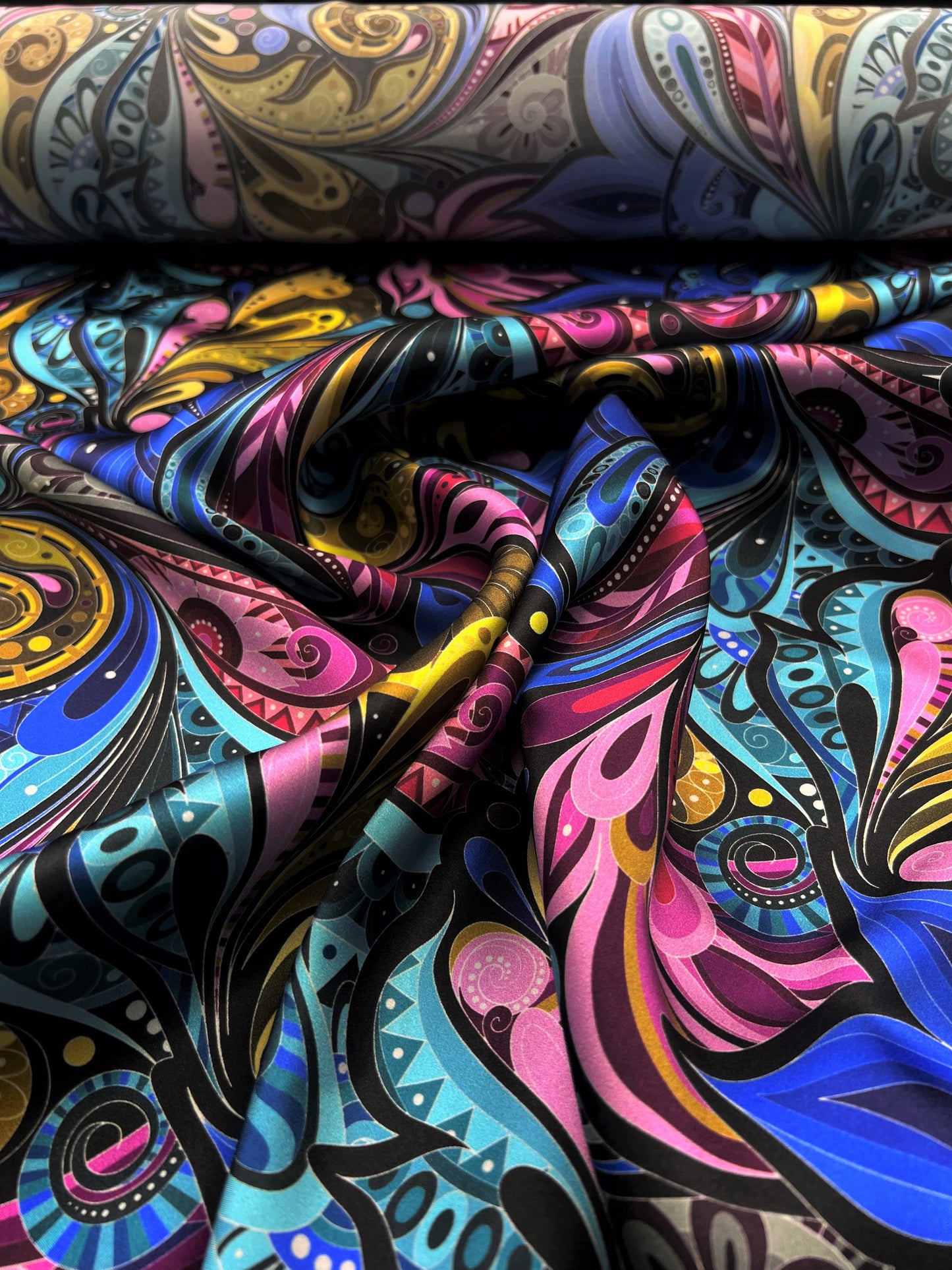 Raso di seta paisley multicolor