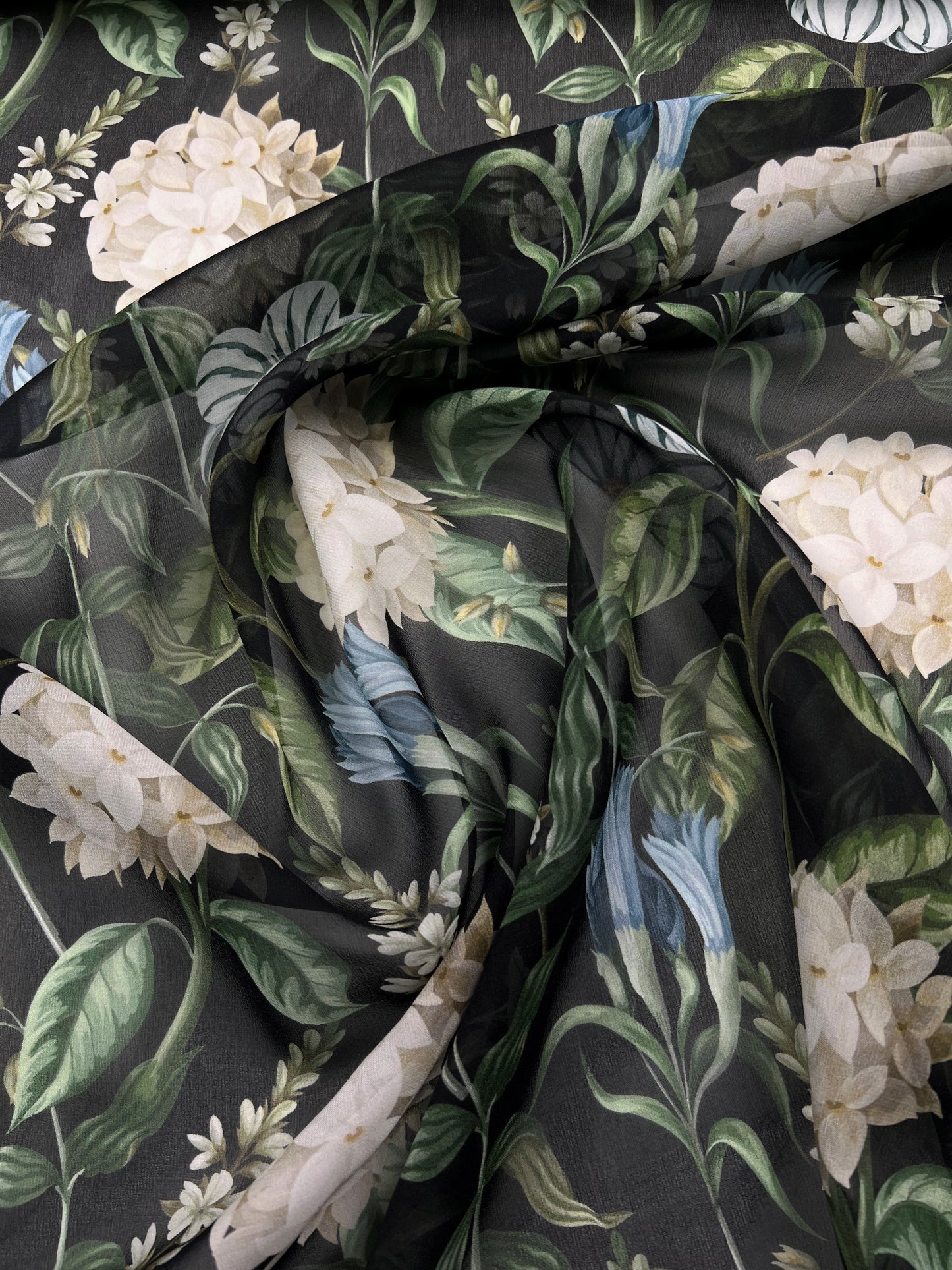 Georgette di seta fiori sfondo nero