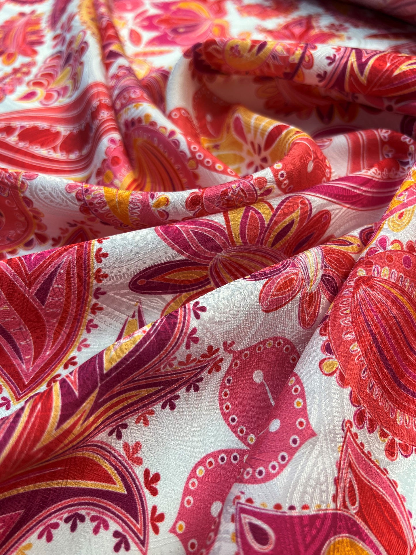 Jacquard di seta fiori e paisley arancio